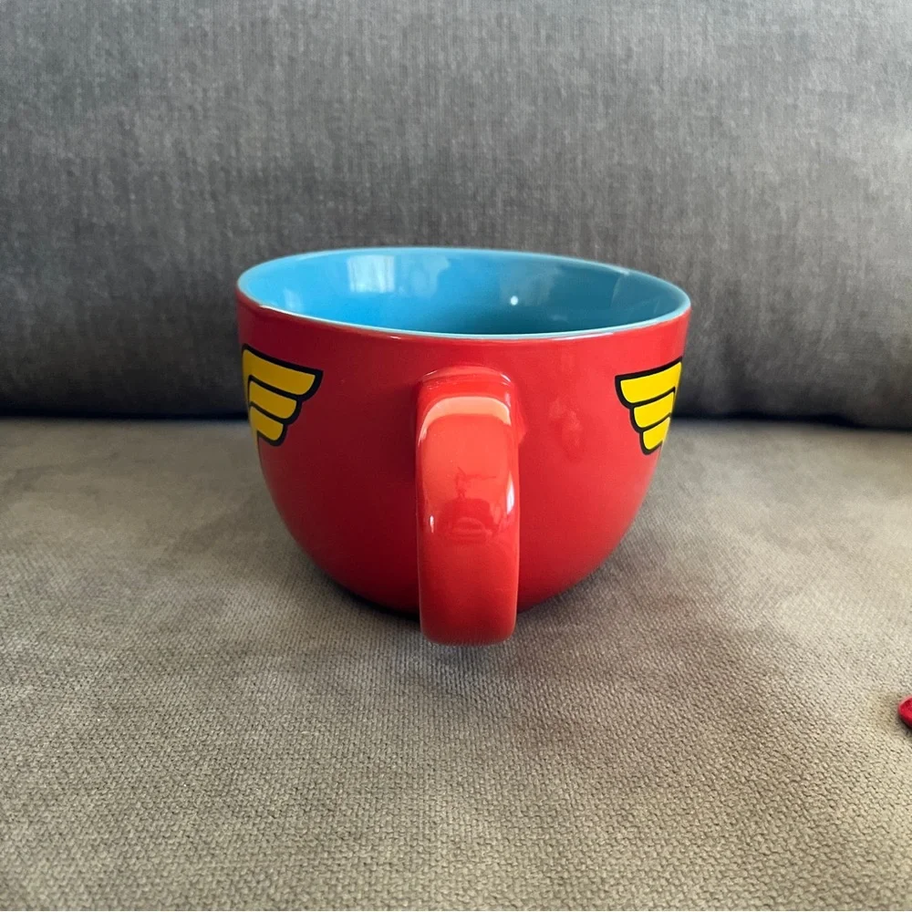 NWOT Iconic Wonder Woman Logo Red Blue Yellow 24 oz Ceramic Mug and Bonus Pins